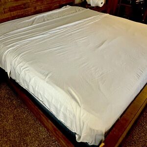 Olive+Crate cooling bed sheet with 2 pillow cases